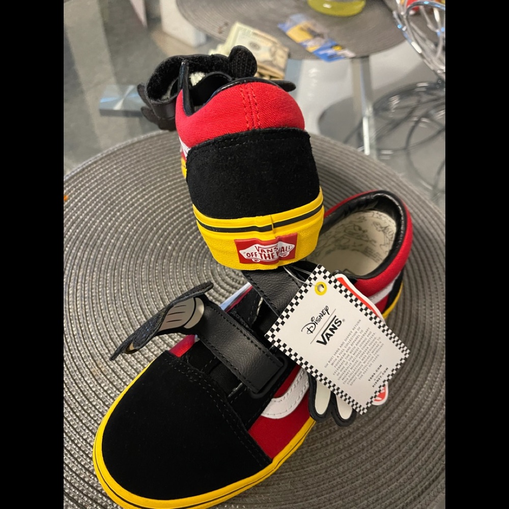 Mickey Mouse Vans kids.